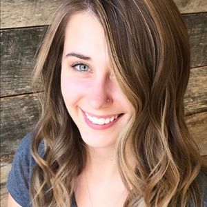 Meet your Posher, Dana